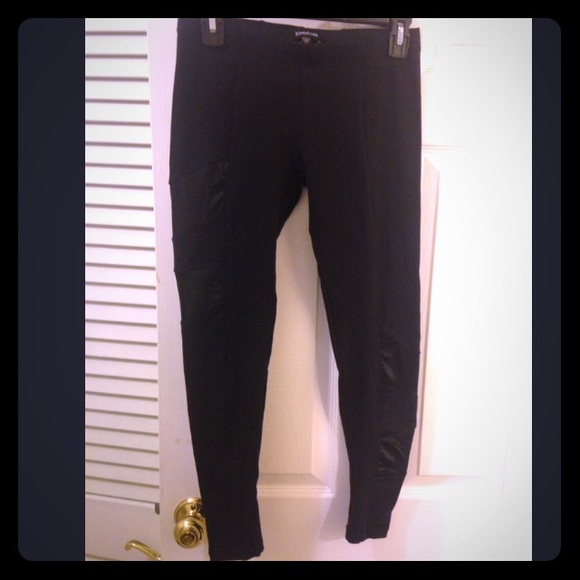 Like new bebe black leggings