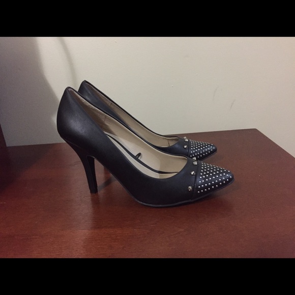 Forever 21 studded heels - Picture 2 of 4