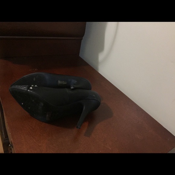 Forever 21 studded heels - Picture 4 of 4