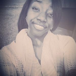 Meet your Posher, Kiona