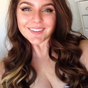 Meet your Posher, Mechelle