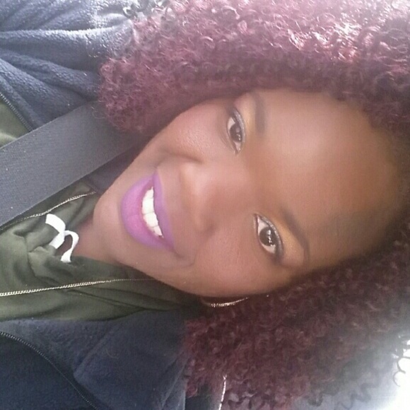 Meet your Posher, Britney - Picture 2 of 2