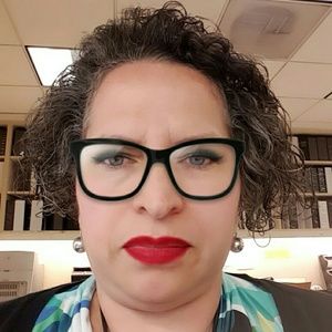 Meet your Posher, Janet