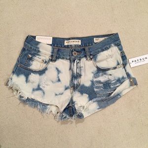 Bullhead "Slouchy Short" from PacSun, new