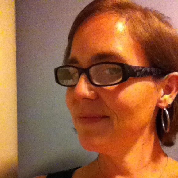 Meet your Posher, Sheila - Picture 2 of 2