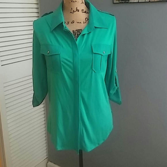 Green quarter sleeve