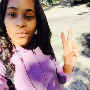 Meet your Posher, Kenisha