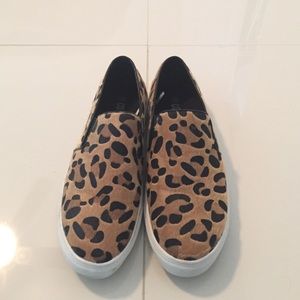 Leopard slide on sneakers, excellent condition