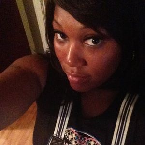 Meet your Posher, Crystal