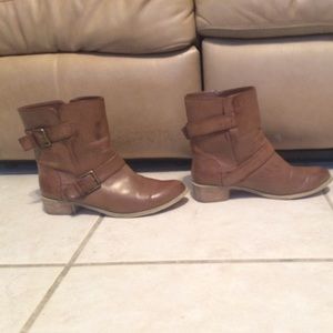 Cute brown buckle boots