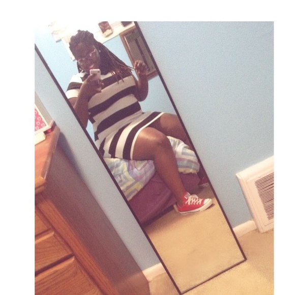 Meet your Posher, Kay - Picture 1 of 1