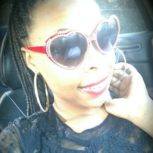 Meet your Posher, Crystal