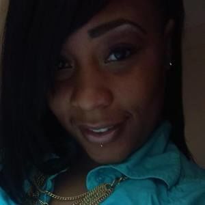 Meet your Posher, Simona