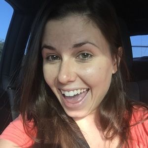 Meet your Posher, Hilary