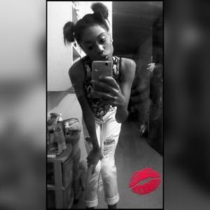 Meet your Posher, Ahjahla