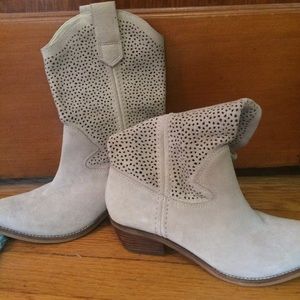 BCBG light tan cowboy boots suede NWOT never worn