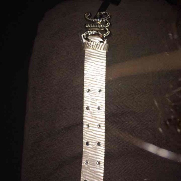 Sold - Picture 3 of 3