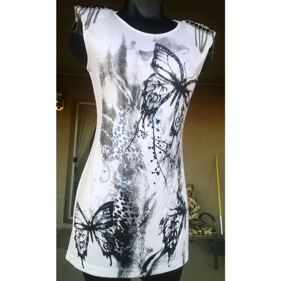 Butterfly Graphic Print Sleeveless Long Fitted Top - Picture 3 of 4