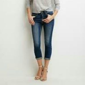 Forever21 Contemporary Low-Rise Ankle Jeans
