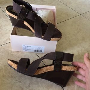 BCBG brown wedges