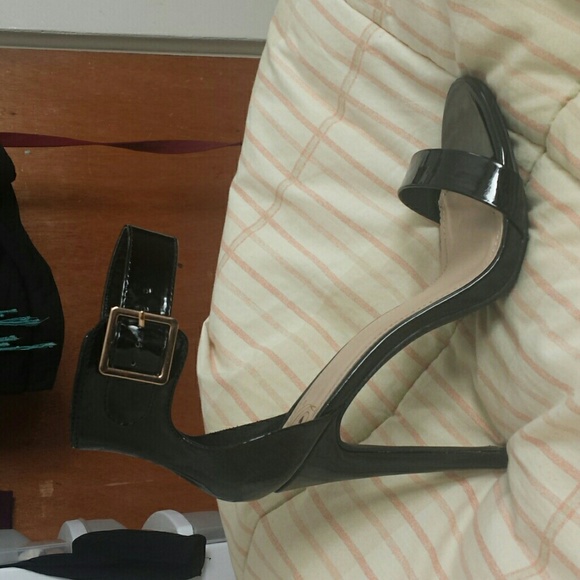Black sandals - Picture 2 of 3