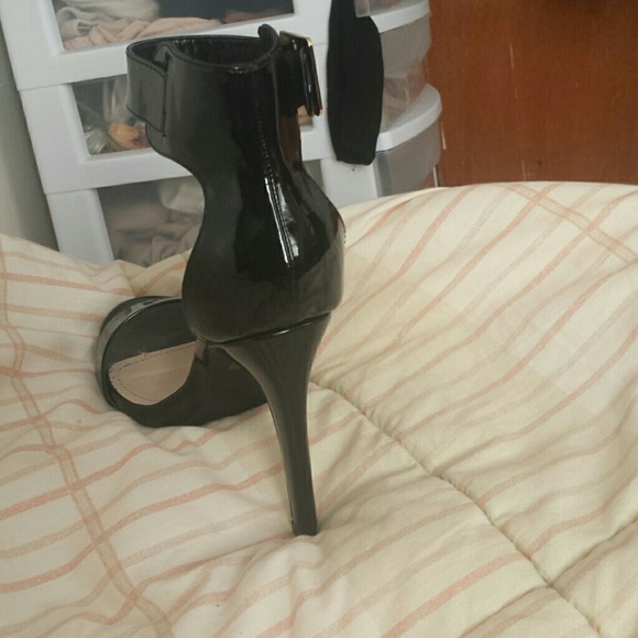 Black sandals - Picture 3 of 3