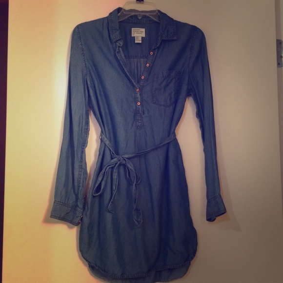 Medium wash Jean dress