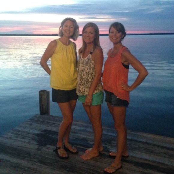 Meet your Posher, Tiphani - Picture 2 of 8