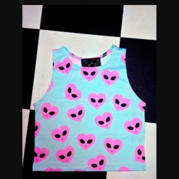 New ✨ alien 💕crop top!