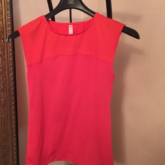Lucy Tops - 🎊REDUCED TO SALE🎉NWOT LUCY ACTIVEWEAR TOP