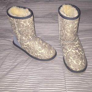 Paisley print uggs