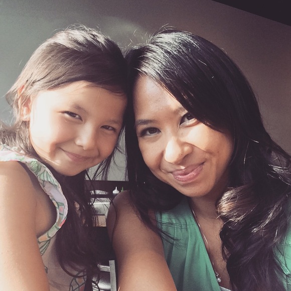 👛🎉💄 Meet your posher!! 💖🎉👗 - Picture 7 of 7