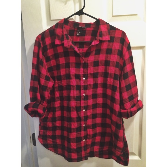 Classic buffalo-check / plaid button down.