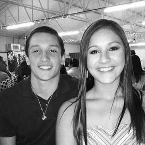 Meet your Posher, Terrell rosa