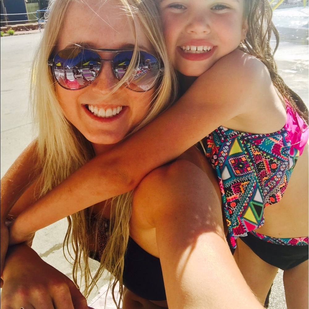 Meet your Posher, Ashley