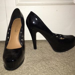 Madden Girl pumps