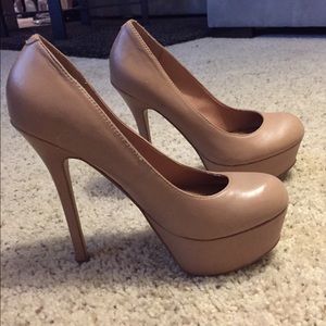 Steve madden nude pumps