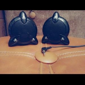 Free small skull speakers!!