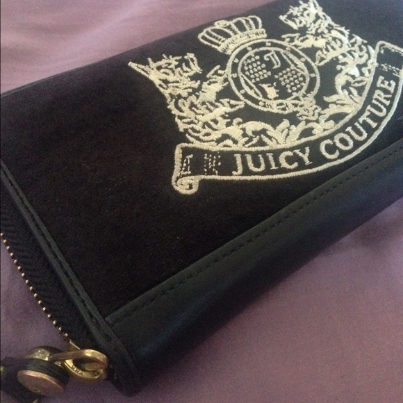 Juicy Couture New Scottie Embroidery Zip Wallet