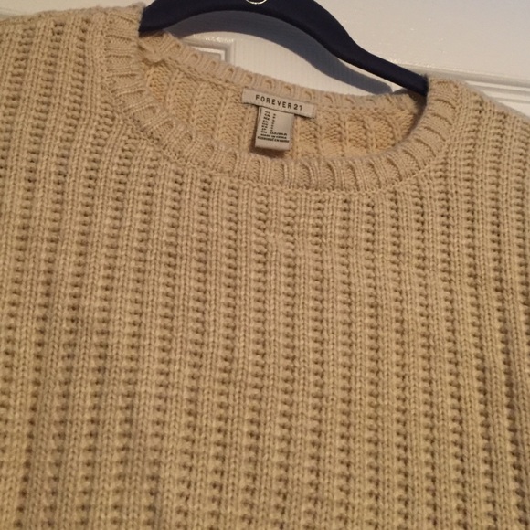 Short sweater - Picture 2 of 2