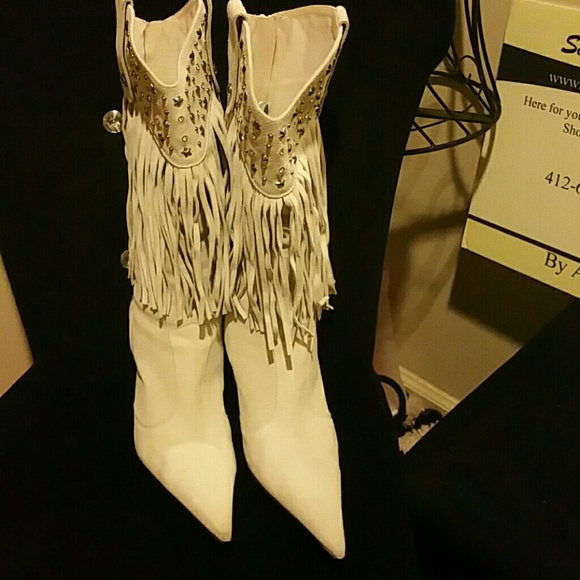 This Ain't My First Rodeo - Picture 2 of 4