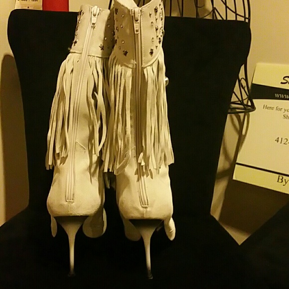 This Ain't My First Rodeo - Picture 3 of 4