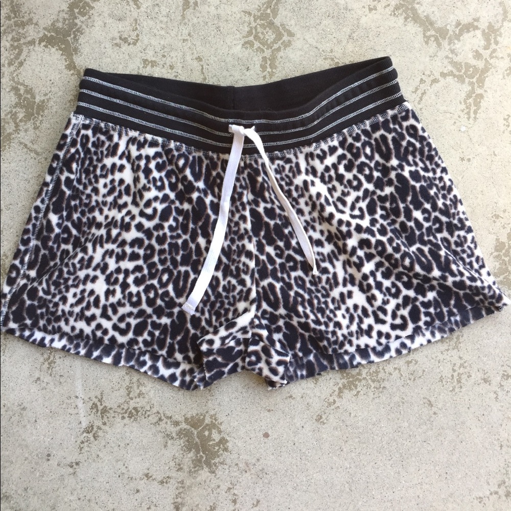 Bundle Sale, Hot Hot Leopard Fleece Hot Pants - Picture 5 of 7