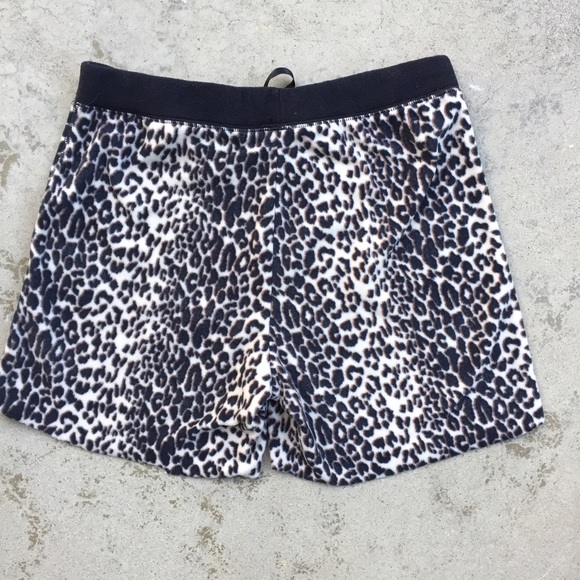 Bundle Sale, Hot Hot Leopard Fleece Hot Pants - Picture 4 of 7