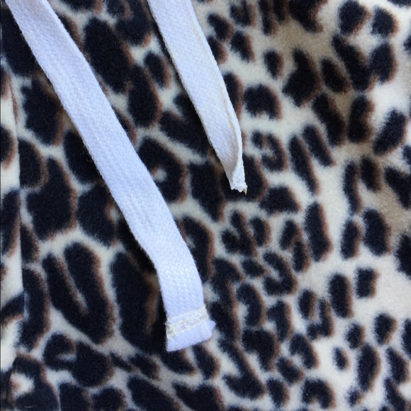 Bundle Sale, Hot Hot Leopard Fleece Hot Pants - Picture 6 of 7