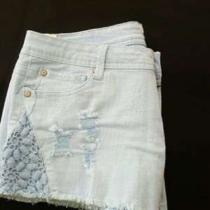 Light blue short