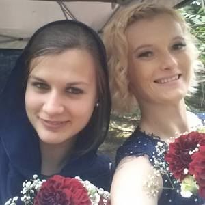 Meet your Posher, Azira