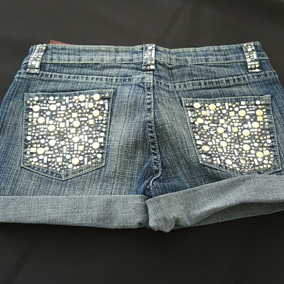 Jean short - Picture 2 of 3