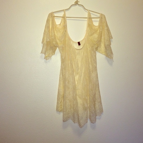 Lace Open Shoulder Tunic