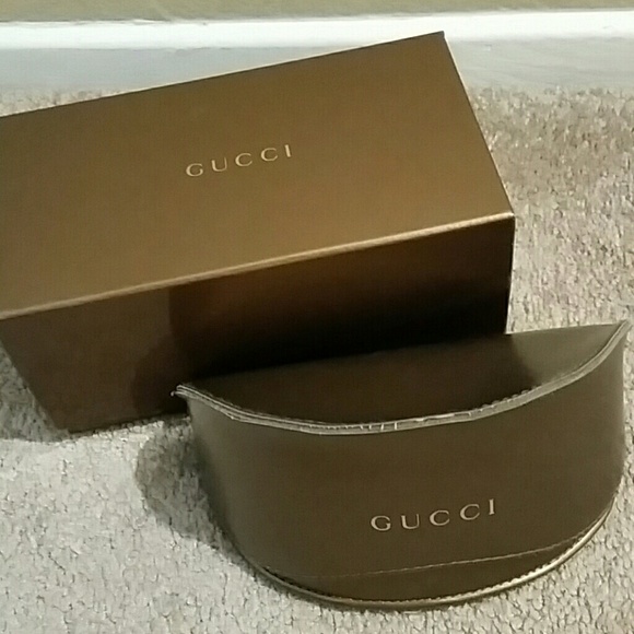 |||●•FLASH SALE•●||| Gucci sunglass case & box